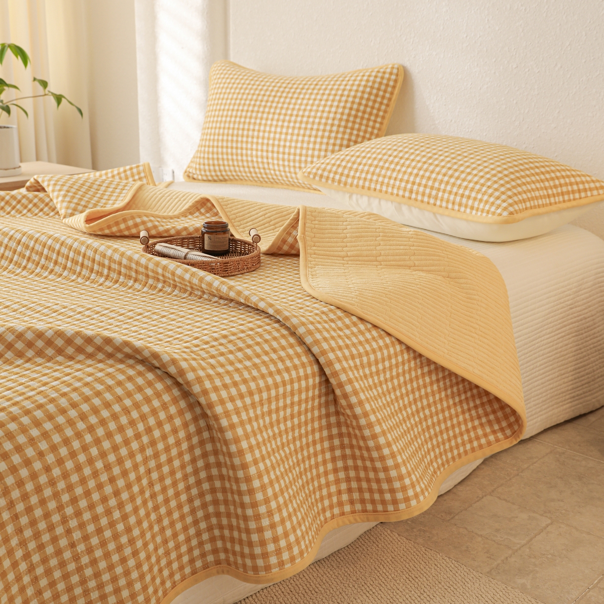 91家纺网 家纺一手货源 找家纺 妮可 2025新款全棉色织水洗棉一面棉一面绒四季可用床盖系列 格韵-黄小格