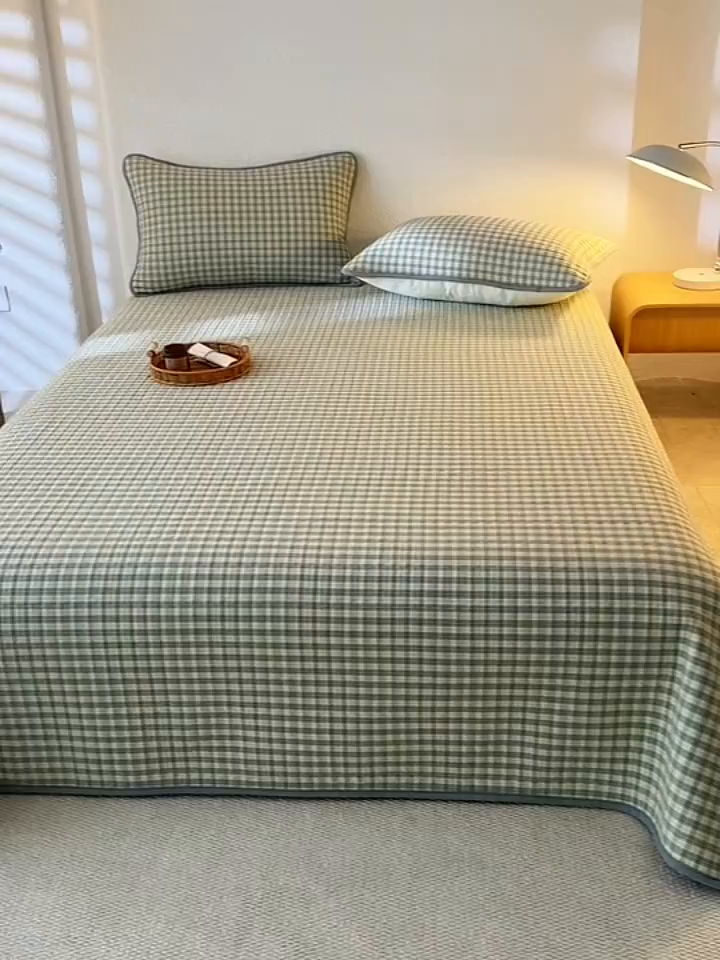 91家纺网 家纺一手货源 找家纺 妮可 2025新款全棉色织水洗棉一面棉一面绒四季可用床盖系列 格韵-青灰