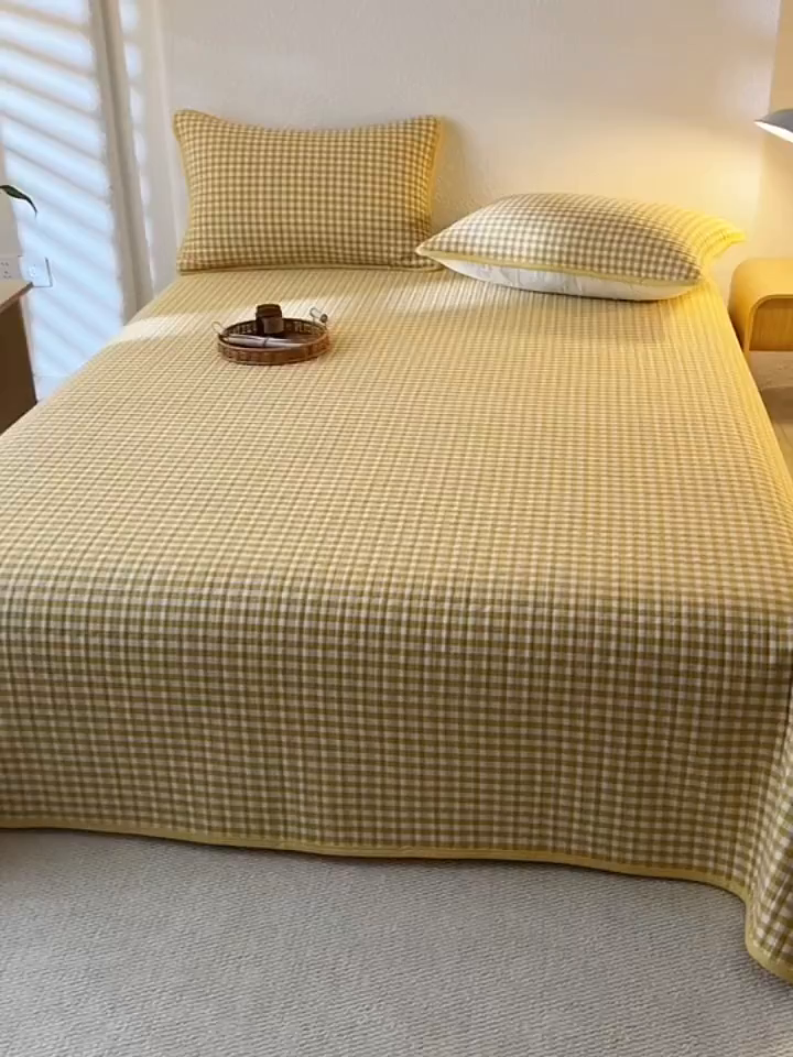 91家纺网 家纺一手货源 找家纺 妮可 2025新款全棉色织水洗棉一面棉一面绒四季可用床盖系列 格韵-黄小格