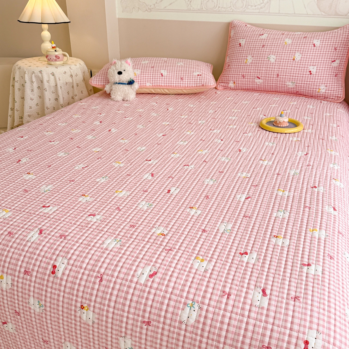 91家纺网 家纺一手货源 找家纺 妮可 2025新款跑量款全棉双层纱绒四季可用床盖系列 甜梦凯蒂