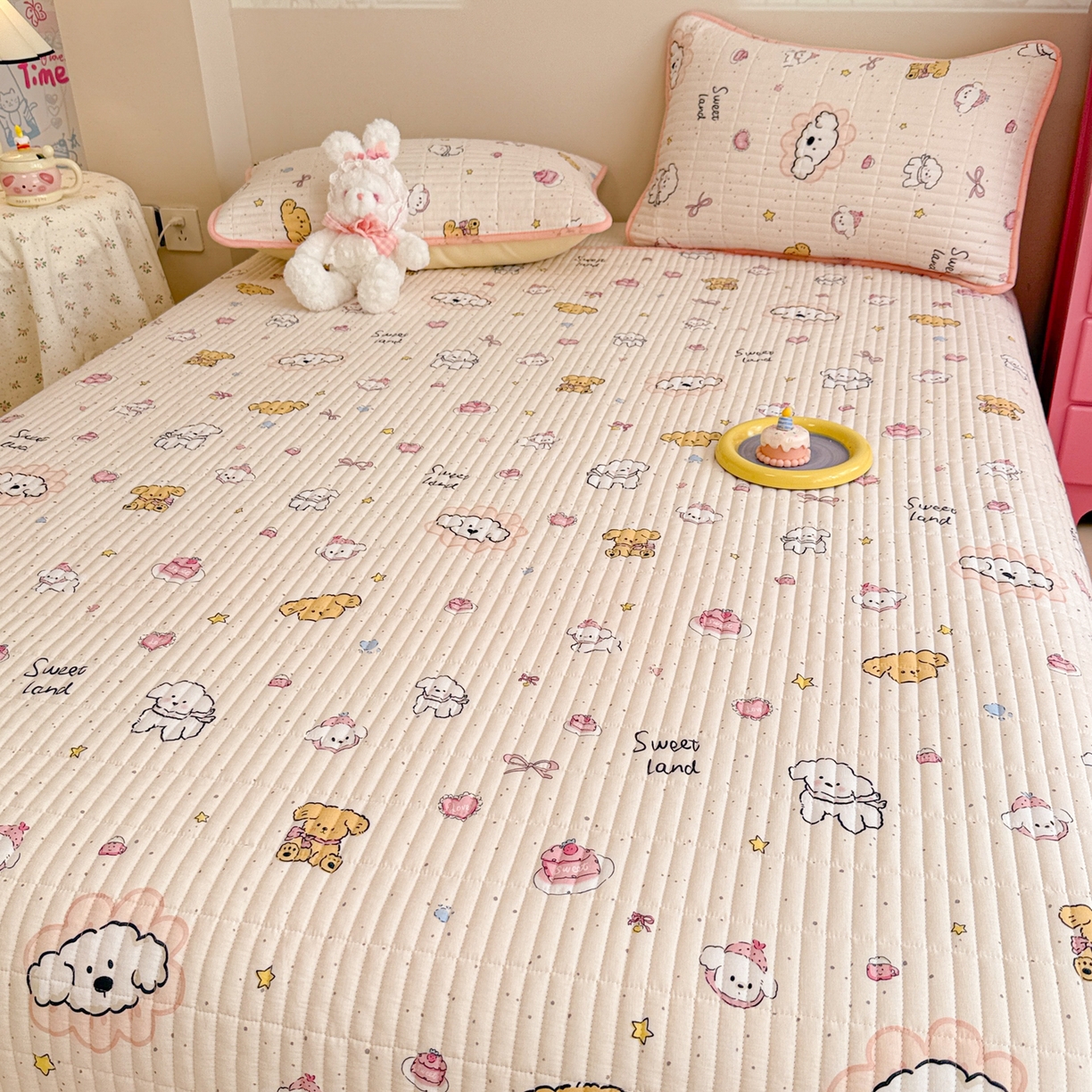 91家纺网 家纺一手货源 找家纺 妮可 2025新款跑量款全棉双层纱绒四季可用床盖系列 甜心乐园