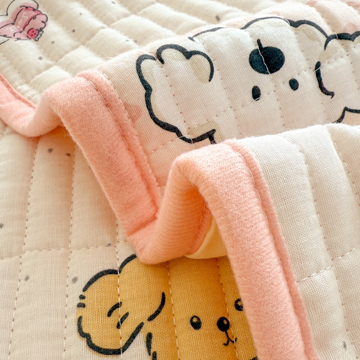 91家纺网 家纺一手货源 找家纺 妮可 2025新款跑量款全棉双层纱绒四季可用床盖系列 甜心乐园