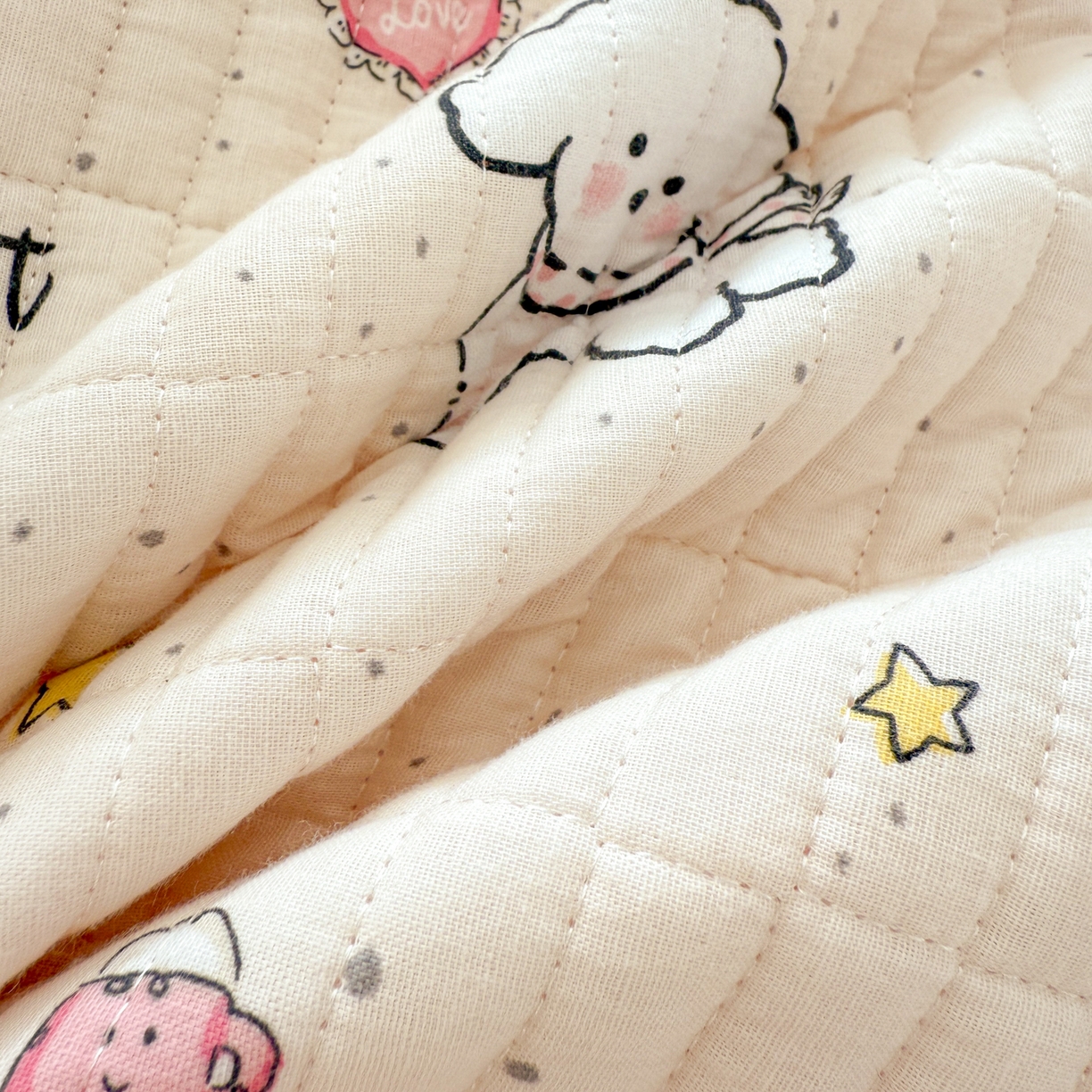 91家纺网 家纺一手货源 找家纺 妮可 2025新款跑量款全棉双层纱绒四季可用床盖系列 甜心乐园