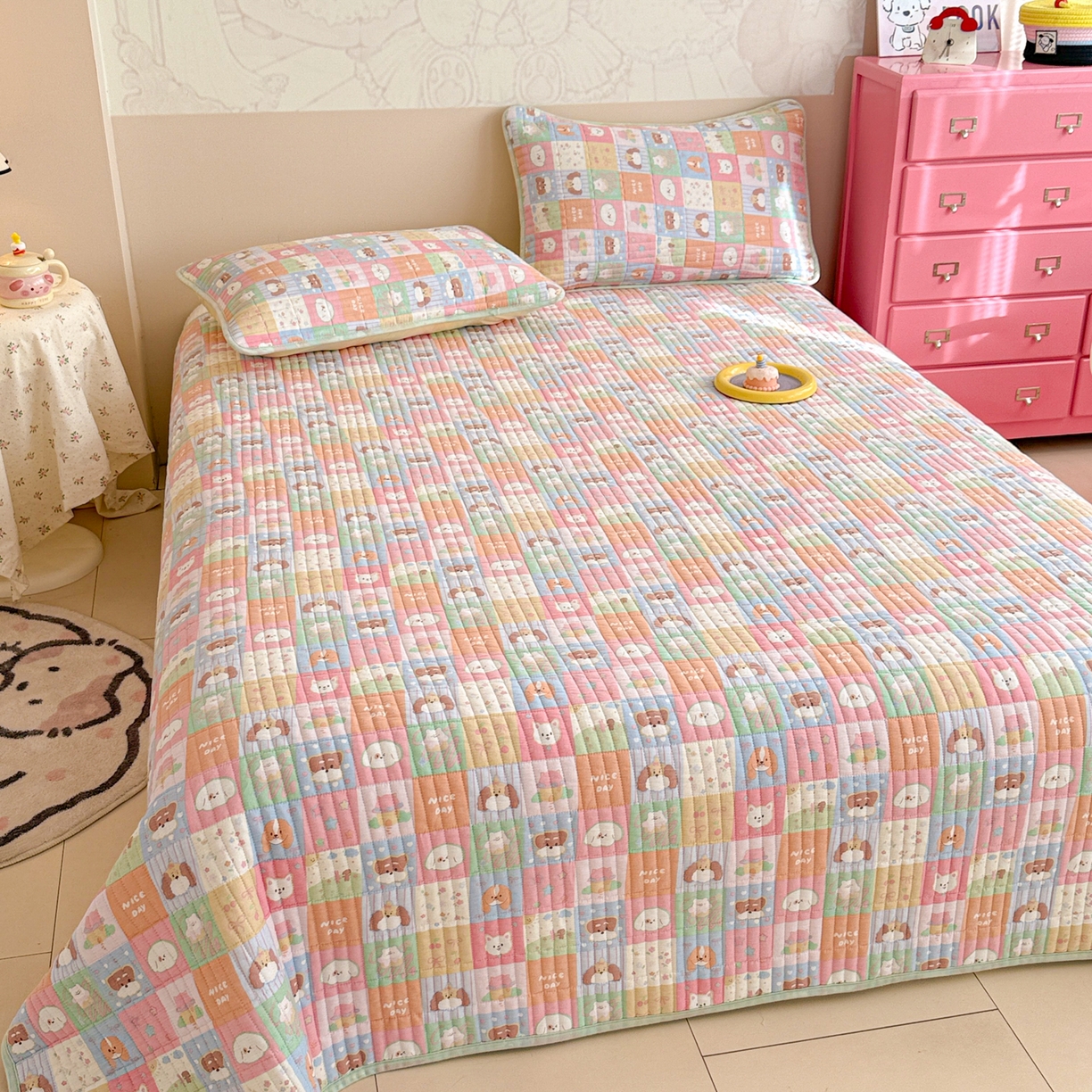 91家纺网 家纺一手货源 找家纺 妮可 2025新款跑量款全棉双层纱绒四季可用床盖系列 元气萌宠