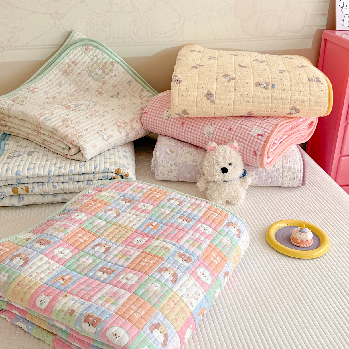 91家纺网 家纺一手货源 找家纺 妮可 2025新款跑量款全棉双层纱绒四季可用床盖系列 组合图（仅参考）