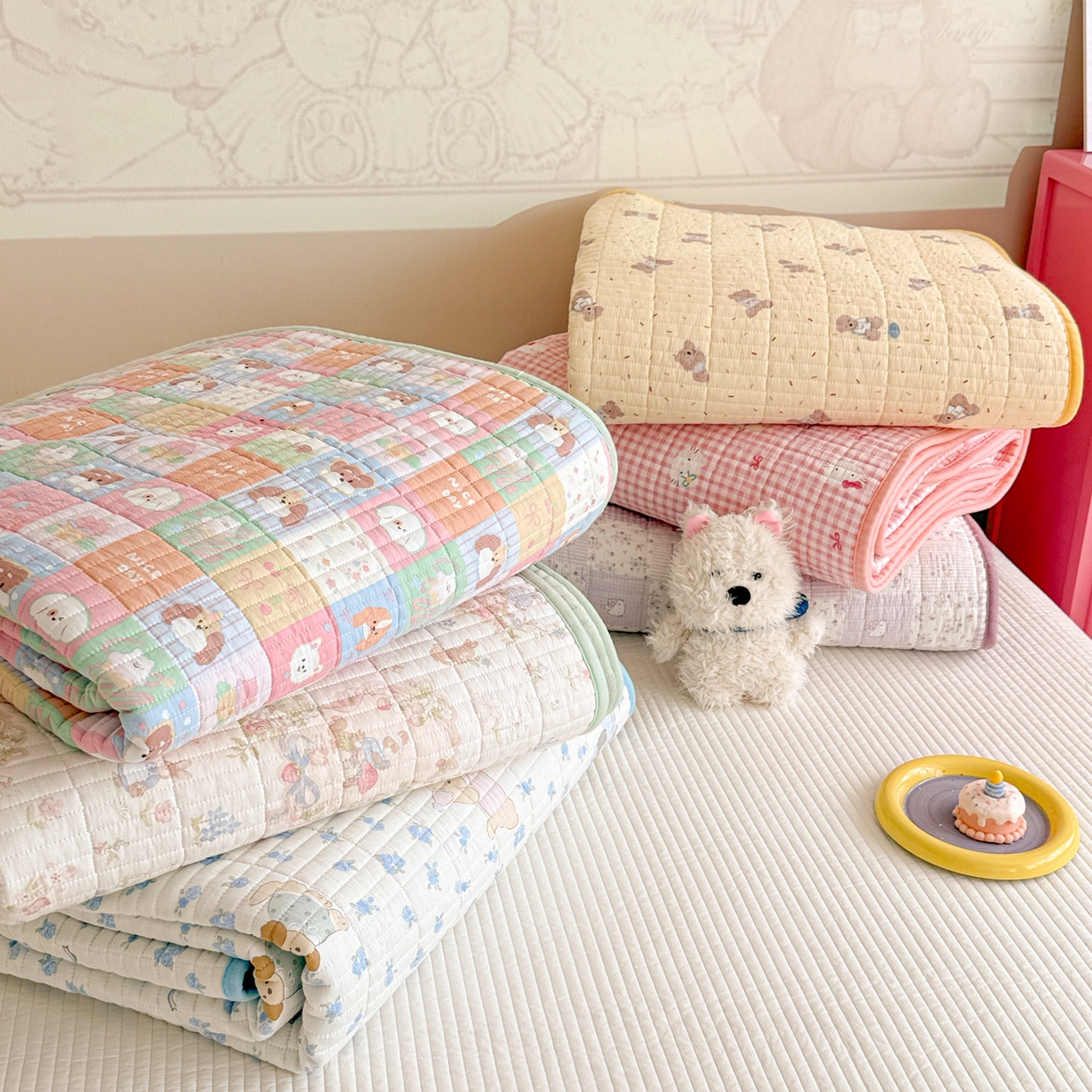 91家纺网 家纺一手货源 找家纺 妮可 2025新款跑量款全棉双层纱绒四季可用床盖系列 组合图（仅参考）