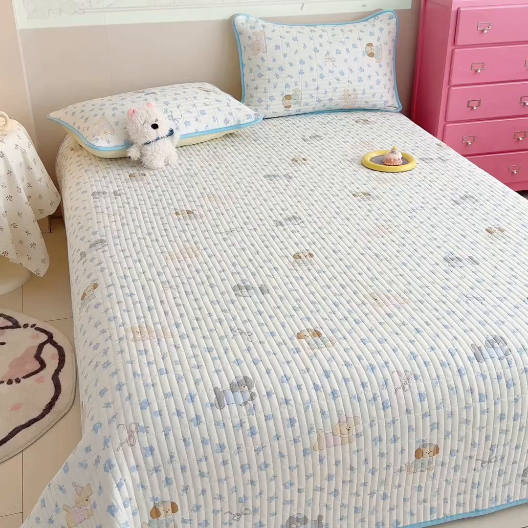 91家纺网 家纺一手货源 找家纺 妮可 2025新款跑量款全棉双层纱绒四季可用床盖系列 蓝汪拾趣