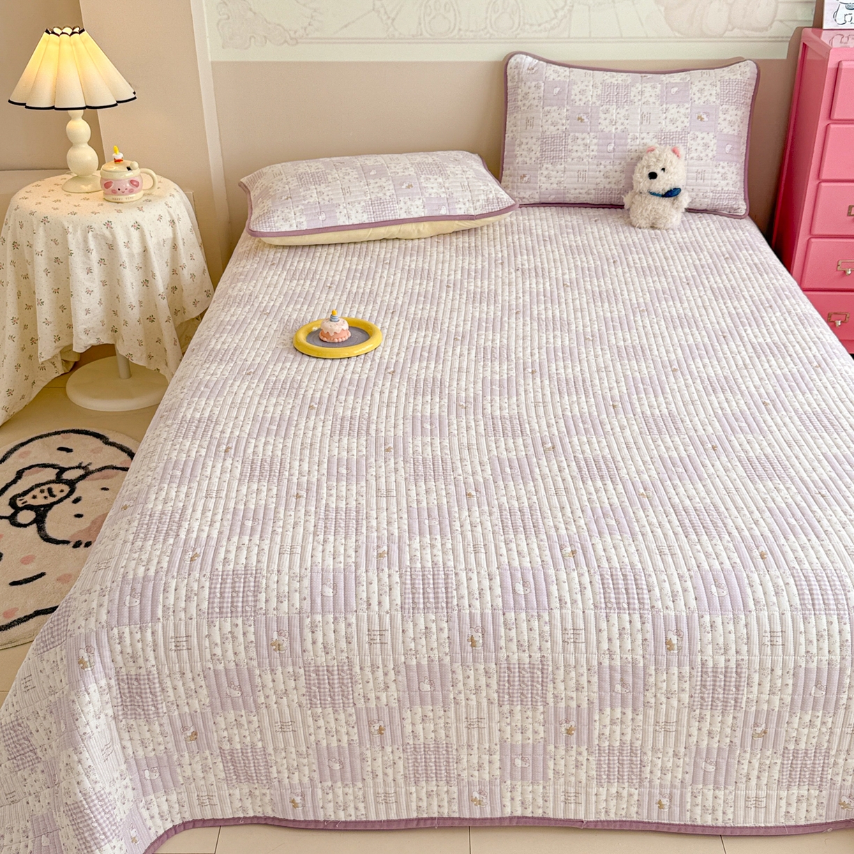 91家纺网 家纺一手货源 找家纺 妮可 2025新款跑量款全棉双层纱绒四季可用床盖系列 芋泥奶霜