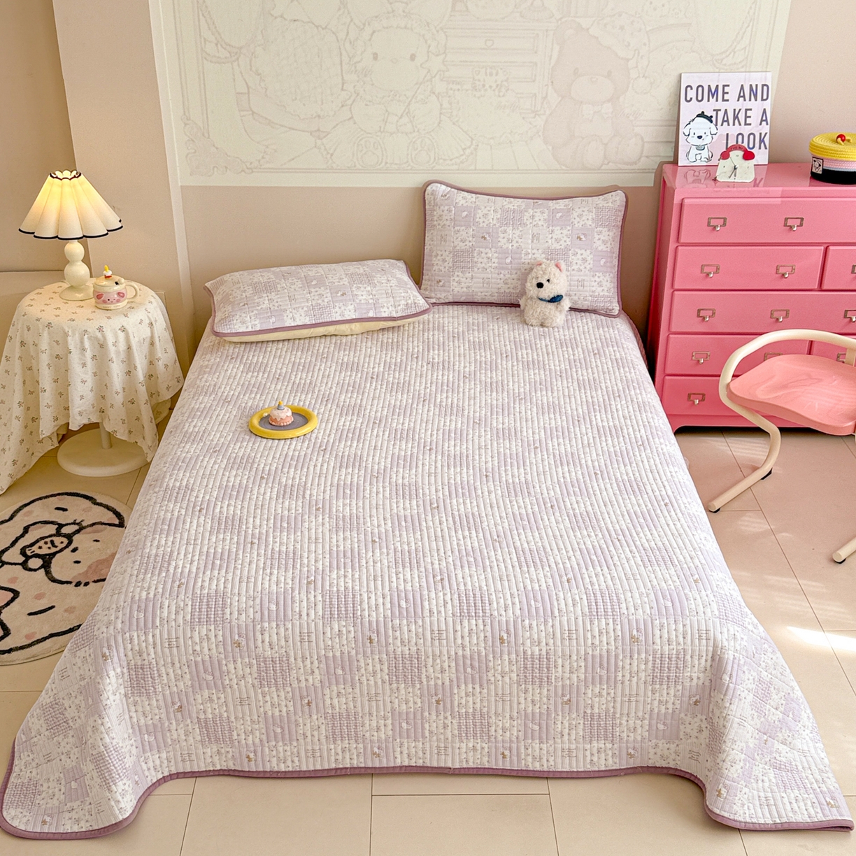 91家纺网 家纺一手货源 找家纺 妮可 2025新款跑量款全棉双层纱绒四季可用床盖系列 芋泥奶霜