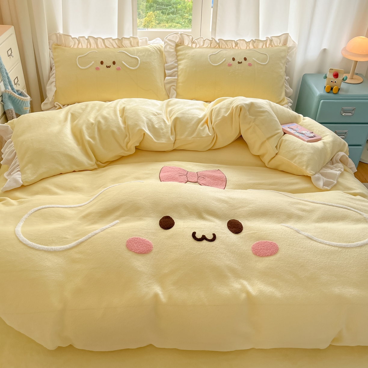 91家纺网 家纺一手货源 找家纺 梦之岛 2025新款高克重大版牛奶绒卡通毛巾绣四件套 幸运兔-黄