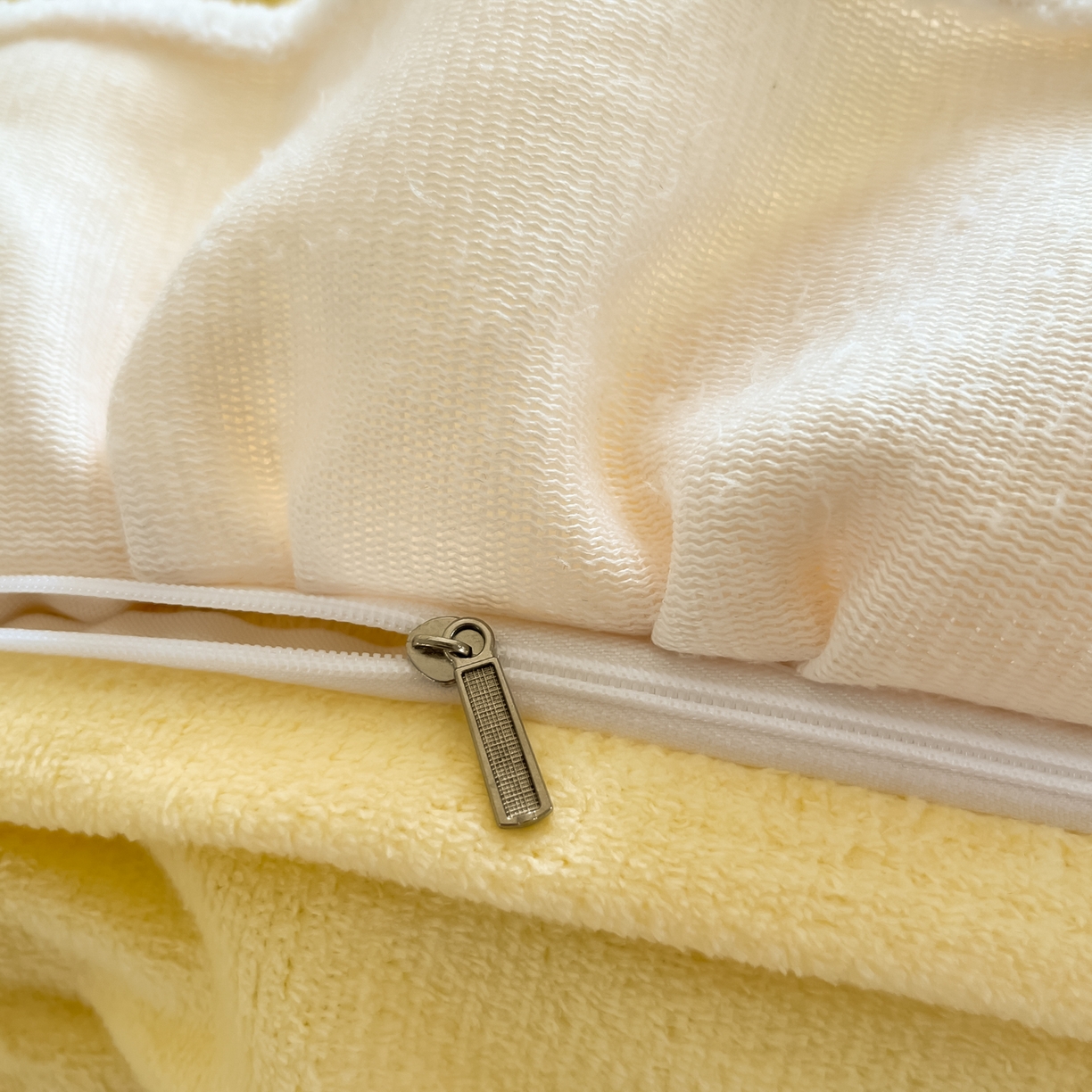 91家纺网 家纺一手货源 找家纺 梦之岛 2025新款高克重大版牛奶绒卡通毛巾绣四件套 幸运兔-黄