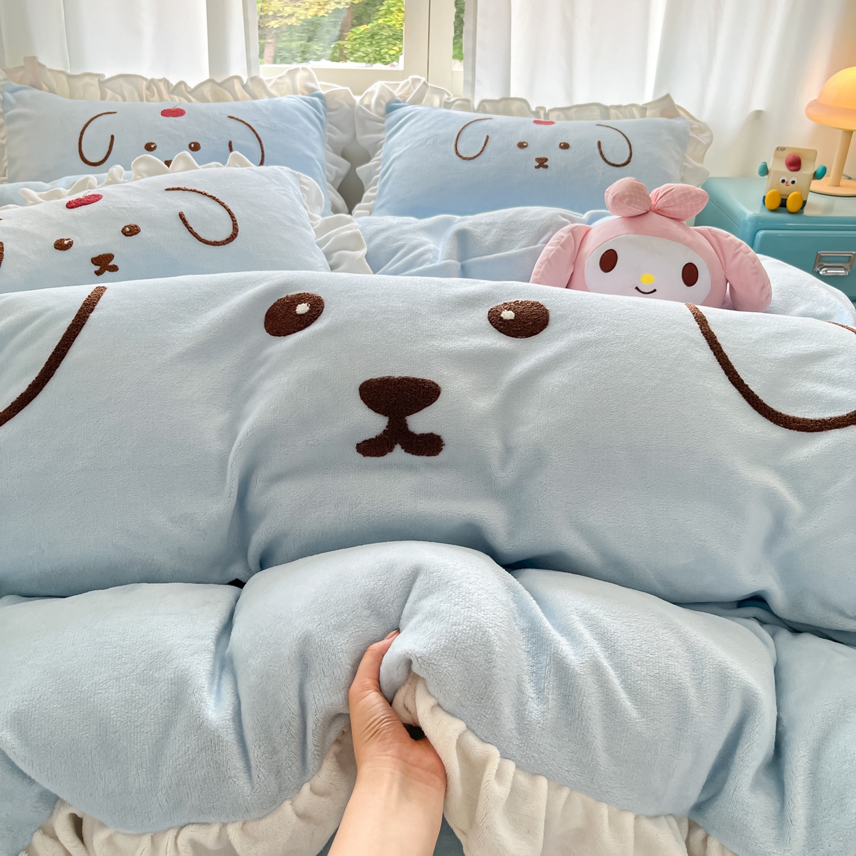 91家纺网 家纺一手货源 找家纺 梦之岛 2025新款高克重大版牛奶绒卡通毛巾绣四件套 可爱狗-蓝