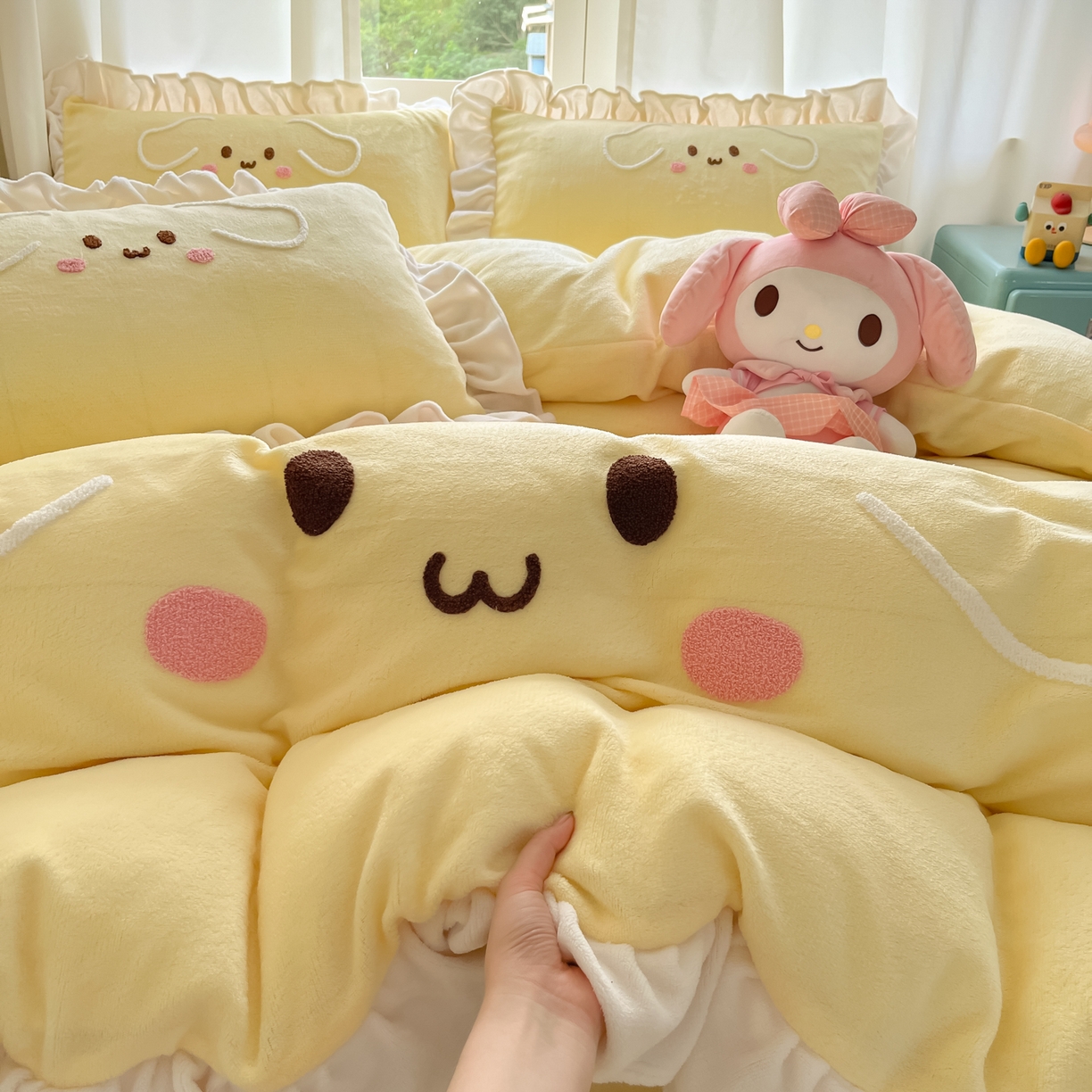 91家纺网 家纺一手货源 找家纺 梦之岛 2025新款高克重大版牛奶绒卡通毛巾绣四件套 幸运兔-黄