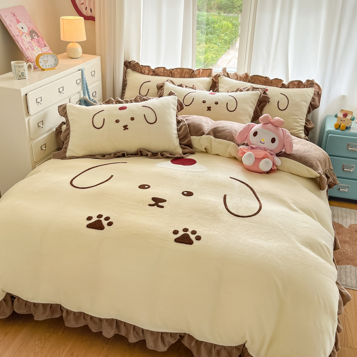 91家纺网 家纺一手货源 找家纺 梦之岛 2025新款高克重大版牛奶绒卡通毛巾绣四件套 可爱狗-浅驼