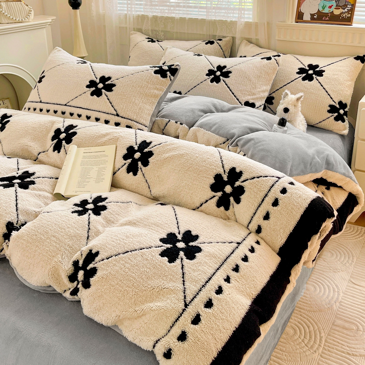 91家纺网 家纺一手货源 找家纺 梦之岛 2025新款高克重阳离子大提花印花牛奶绒四件套 四叶草