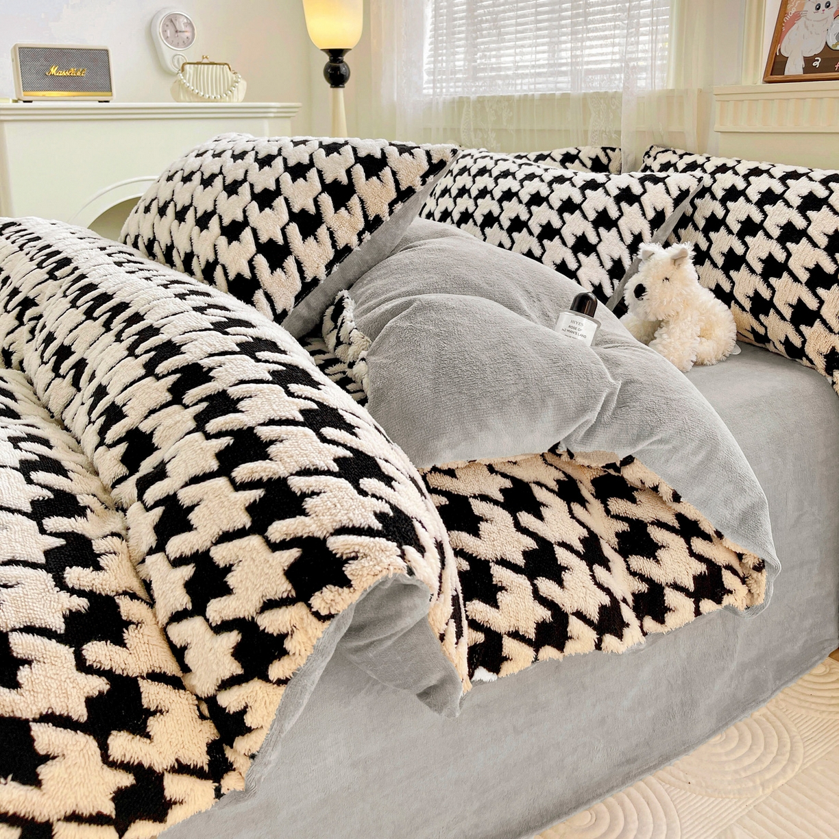 91家纺网 家纺一手货源 找家纺 梦之岛 2025新款高克重阳离子大提花印花牛奶绒四件套 千鸟格