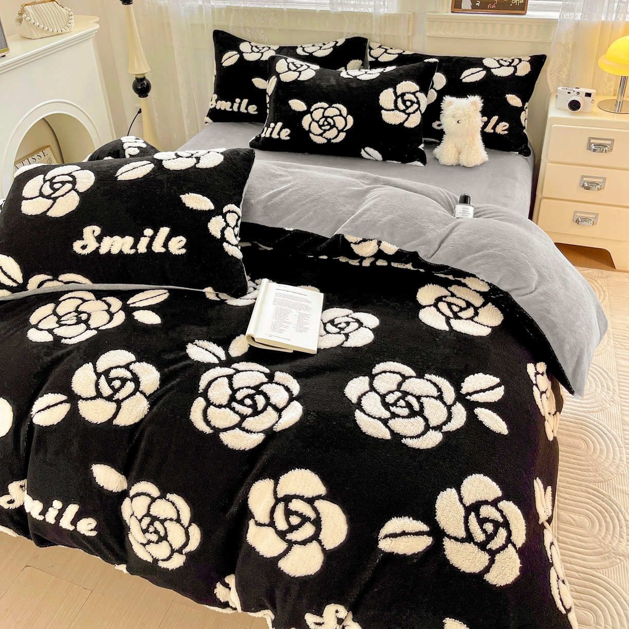 91家纺网 家纺一手货源 找家纺 梦之岛 2025新款高克重阳离子大提花印花牛奶绒四件套 山茶花