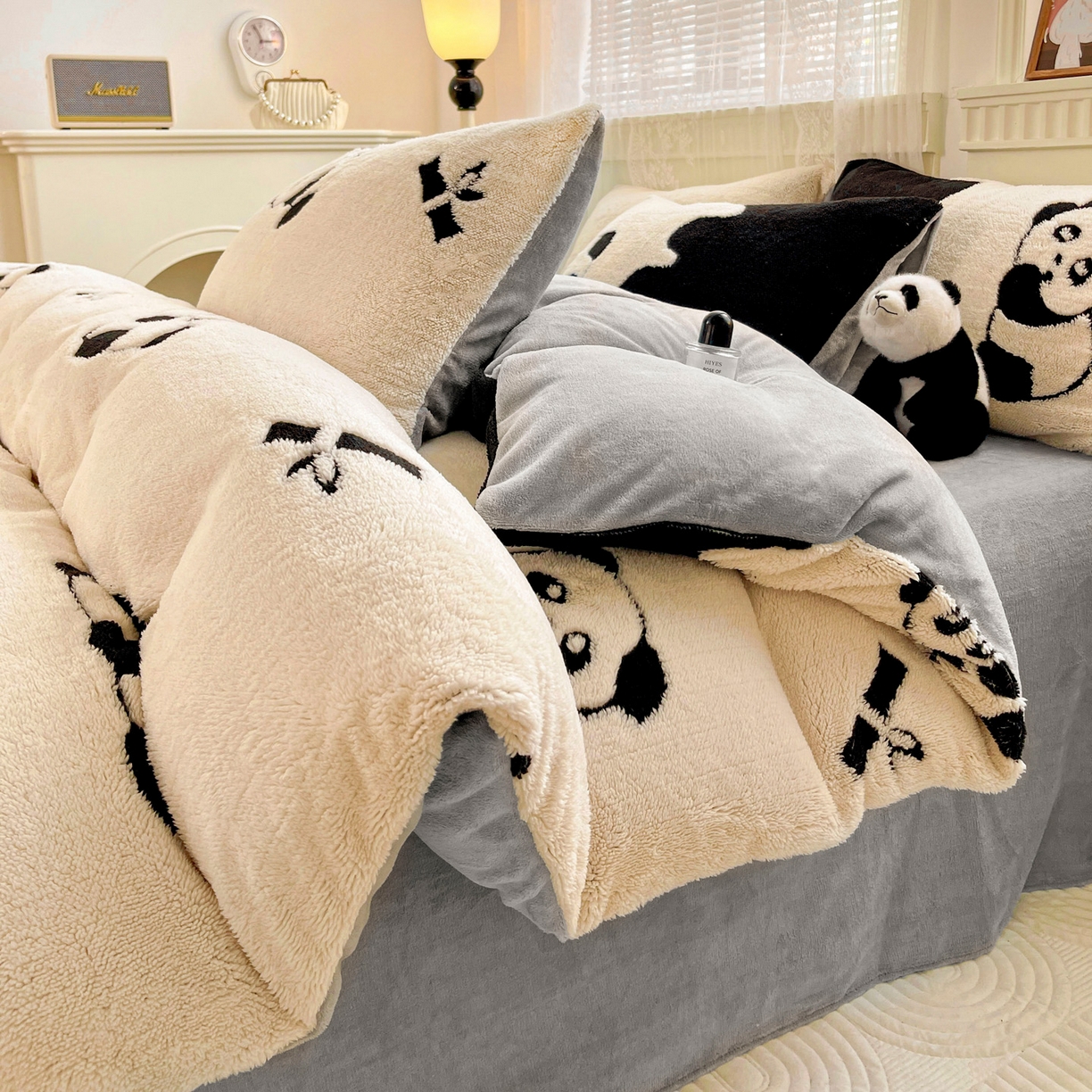 91家纺网 家纺一手货源 找家纺 梦之岛 2025新款高克重阳离子大提花印花牛奶绒四件套 小熊猫