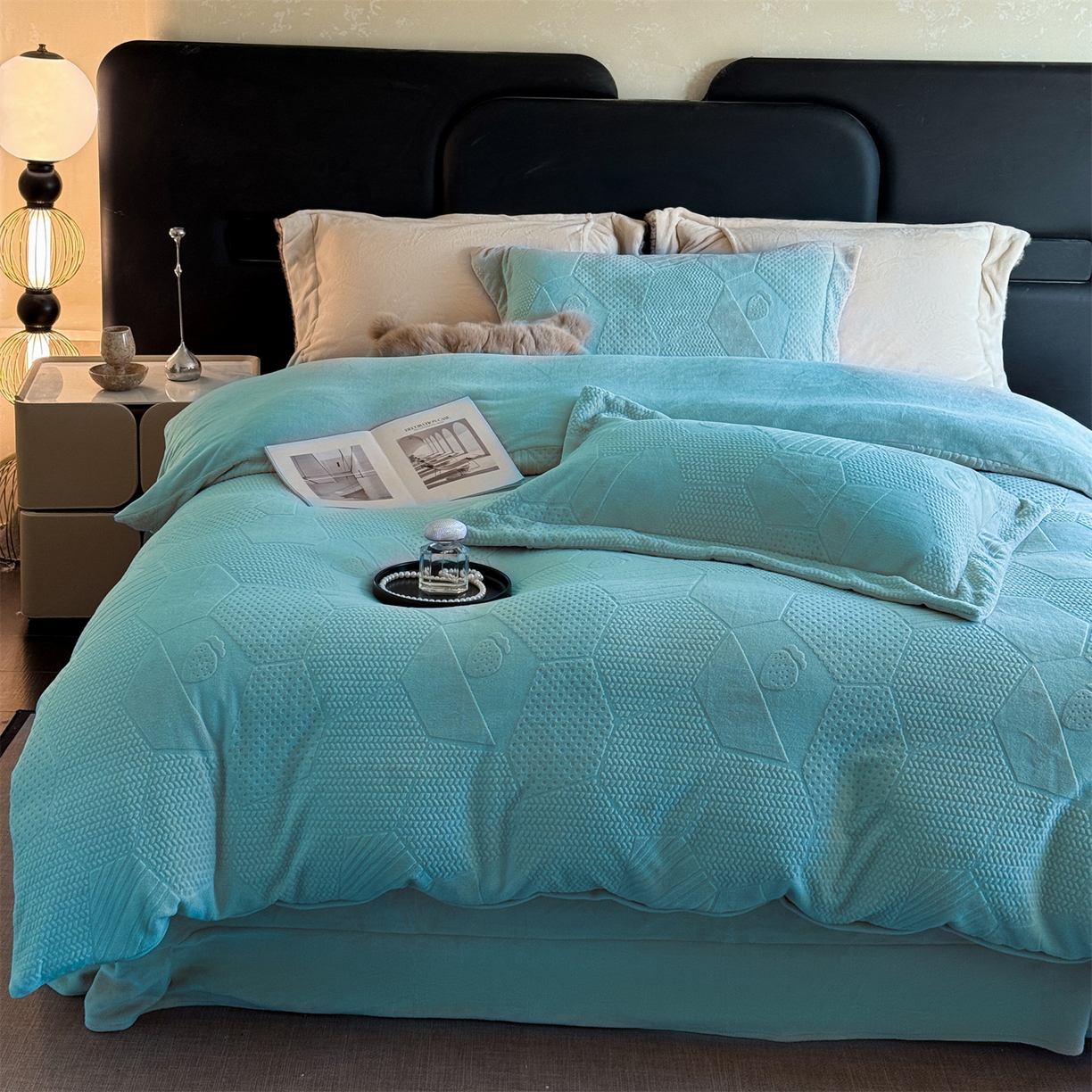 91家纺网 家纺一手货源 找家纺 （总）芯丝路枕业 2025新款牛奶绒四件套-水立方系列