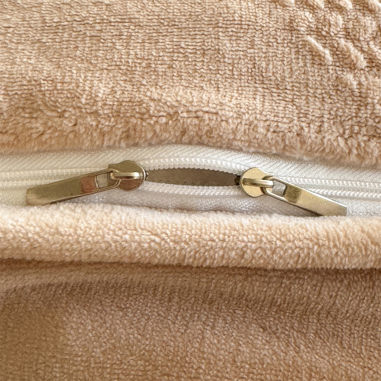 91家纺网 家纺一手货源 找家纺 （总）芯丝路枕业 2025新款牛奶绒四件套-水立方系列