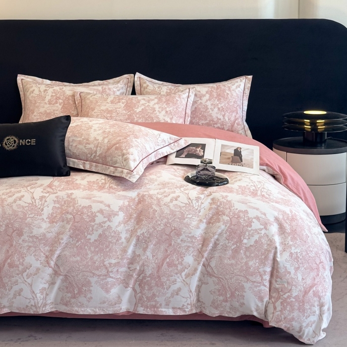 91家纺网 家纺一手货源 找家纺 雲归梦 2025新款全棉火山磨毛精梳棉生态磨毛纯棉四件套 沁语繁花粉