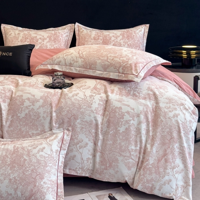 91家纺网 家纺一手货源 找家纺 雲归梦 2025新款全棉火山磨毛精梳棉生态磨毛纯棉四件套 沁语繁花粉