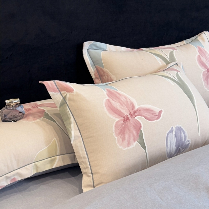 91家纺网 家纺一手货源 找家纺 雲归梦 2025新款全棉火山磨毛精梳棉生态磨毛纯棉四件套 轻盈花语豆沙