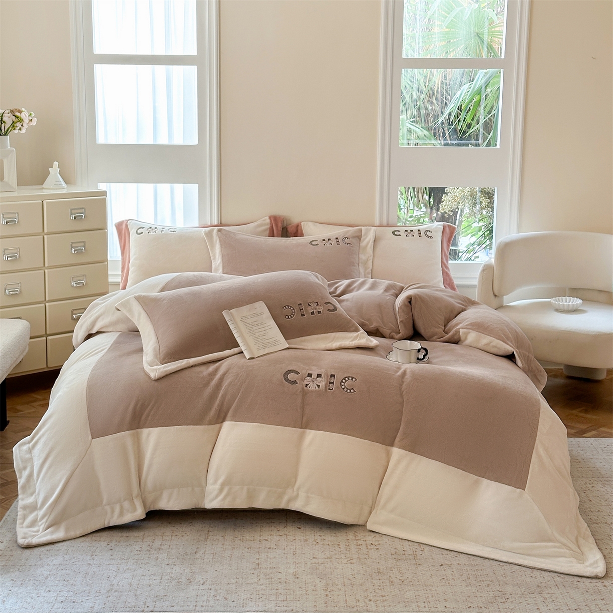 91家纺网 家纺一手货源 找家纺 （总）芯丝路枕业  2025新款蚕丝绒四件套-CHIC系列