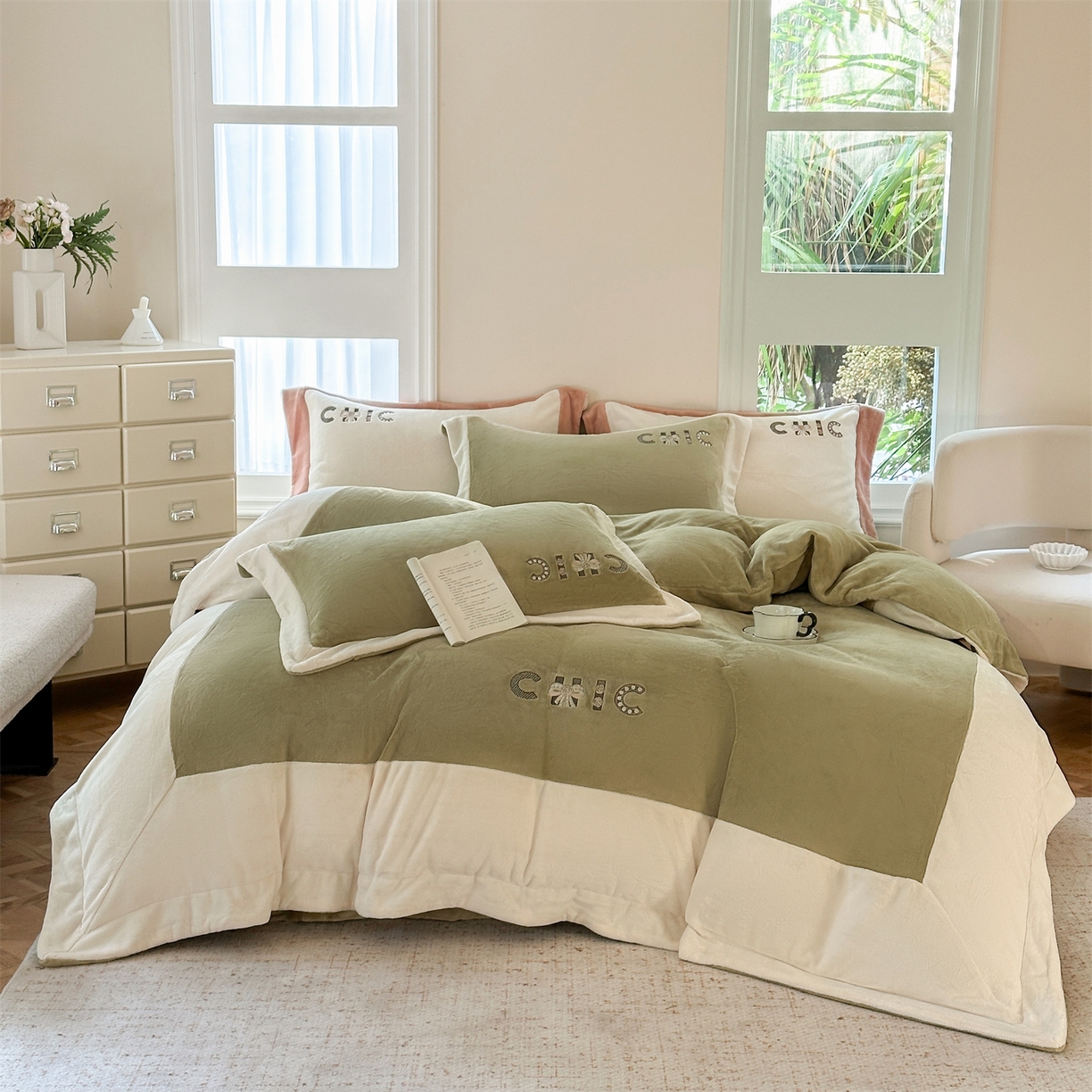 91家纺网 家纺一手货源 找家纺 （总）芯丝路枕业  2025新款蚕丝绒四件套-CHIC系列