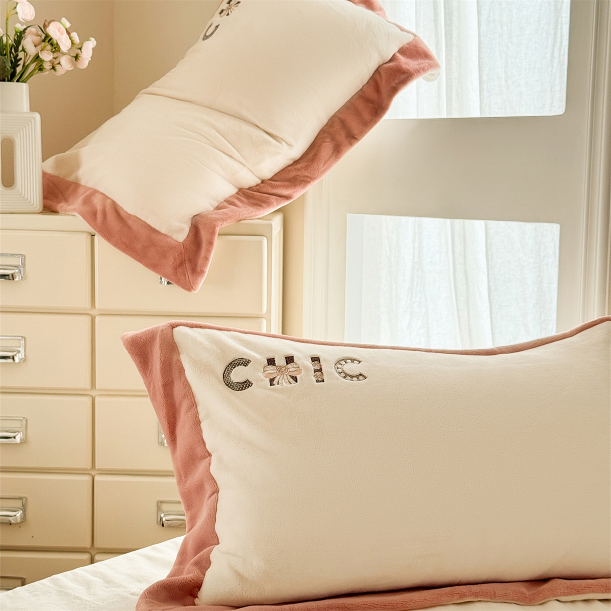 91家纺网 家纺一手货源 找家纺 （总）芯丝路枕业  2025新款蚕丝绒四件套-CHIC系列