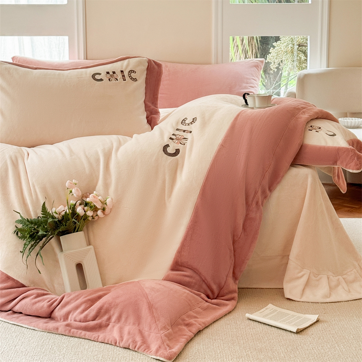 91家纺网 家纺一手货源 找家纺 （总）芯丝路枕业  2025新款蚕丝绒四件套-CHIC系列