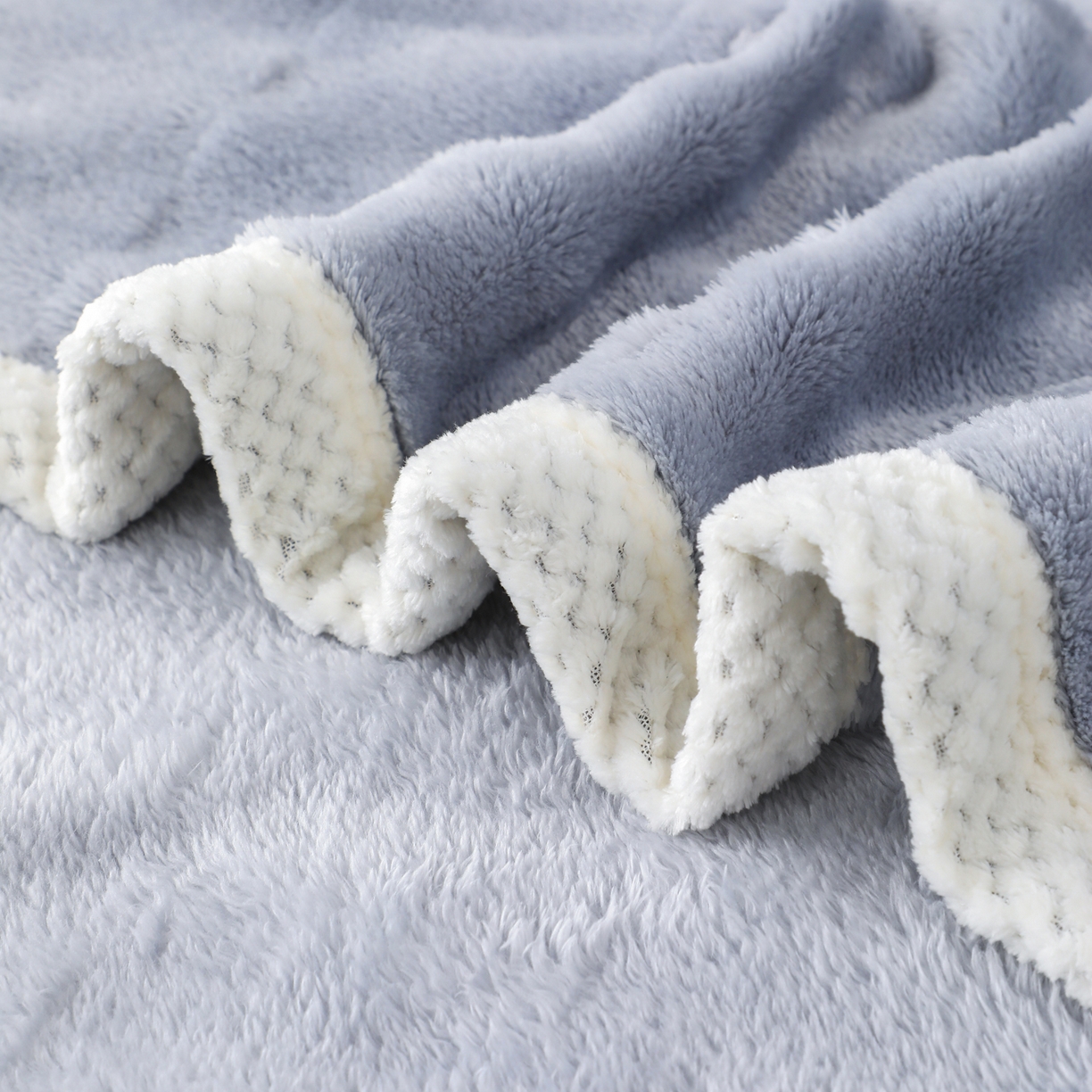 91家纺网 家纺一手货源 找家纺 梦洋家纺 2025新款双面兔毛绒毛毯 灰色