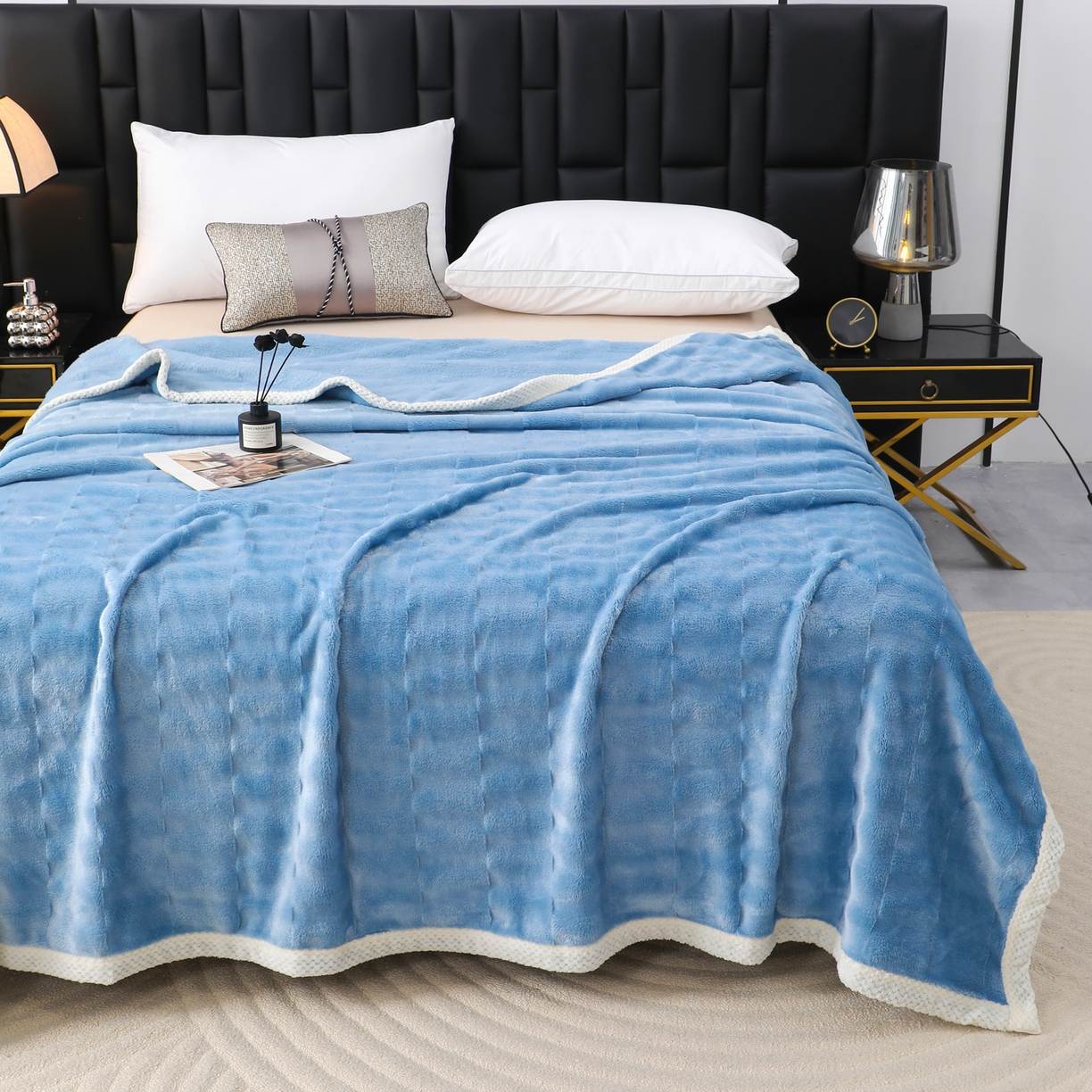 91家纺网 家纺一手货源 找家纺 梦洋家纺 2025新款双面兔毛绒毛毯 蓝色