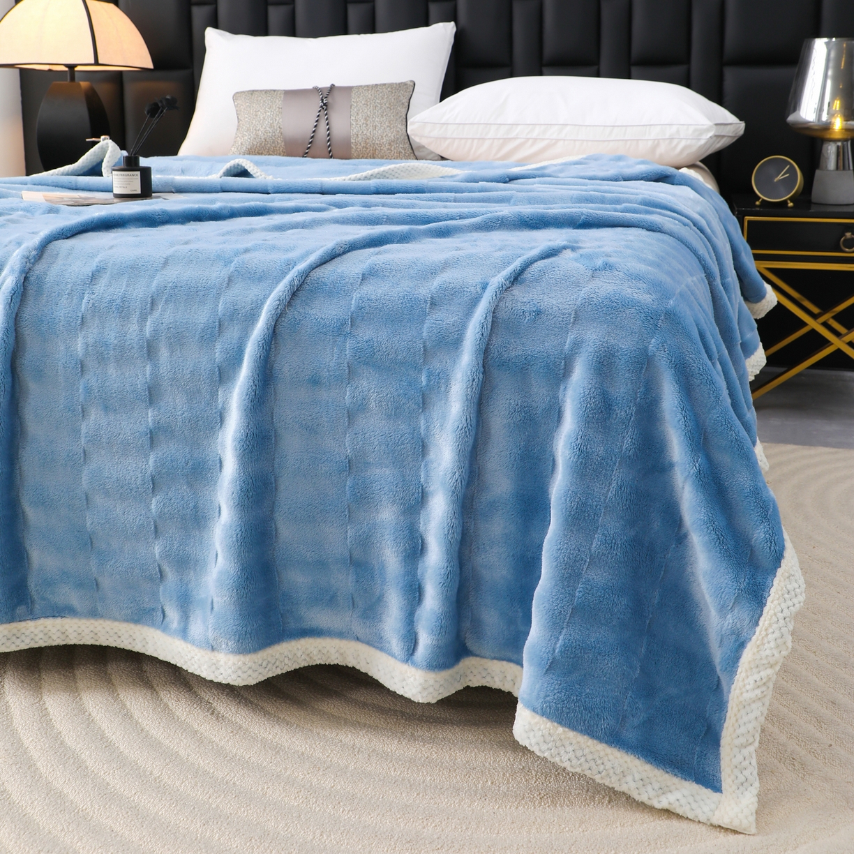 91家纺网 家纺一手货源 找家纺 梦洋家纺 2025新款双面兔毛绒毛毯 蓝色