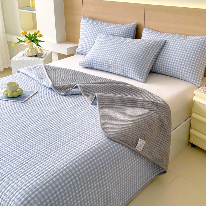 91家纺网 家纺一手货源 找家纺 春皖家纺 2025新款A类棉加绒多功能床盖 慕心蓝