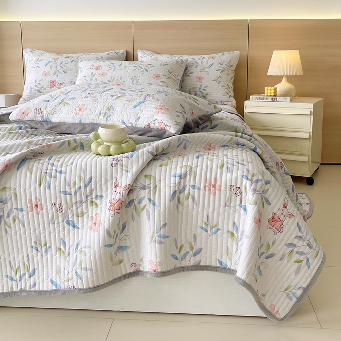 91家纺网 家纺一手货源 找家纺 春皖家纺 2025新款A类棉加绒多功能床盖 扶绿花园