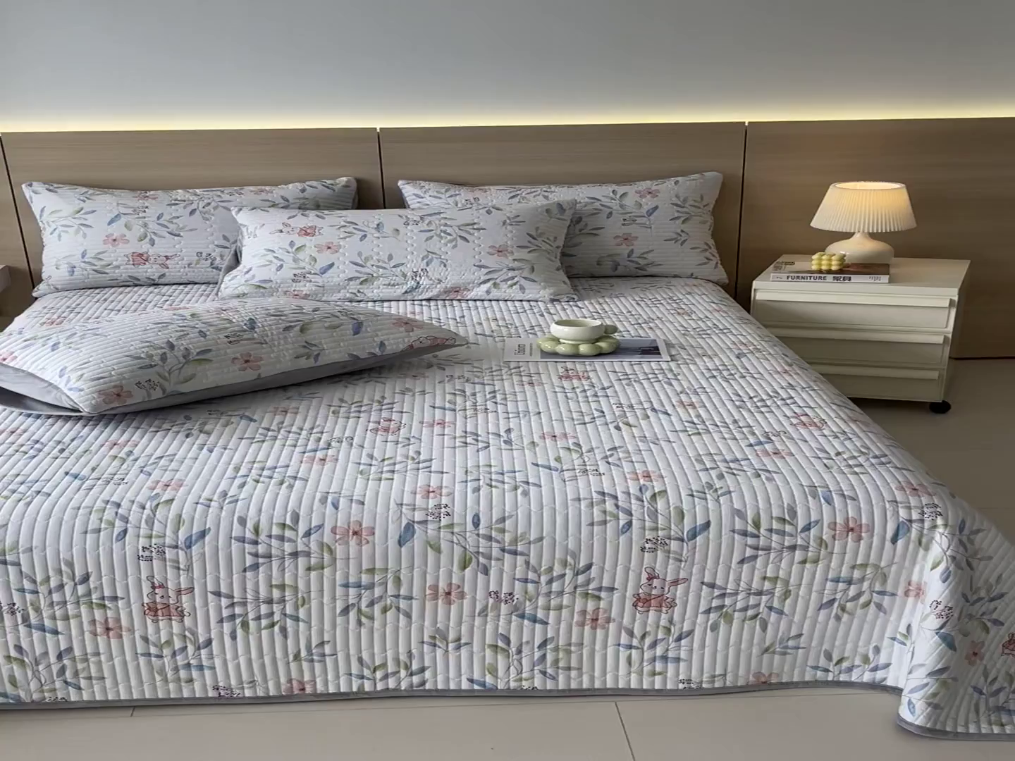 91家纺网 家纺一手货源 找家纺 春皖家纺 2025新款A类棉加绒多功能床盖 扶绿花园