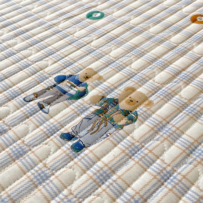 91家纺网 家纺一手货源 找家纺 春皖家纺 2025新款A类棉加绒多功能床盖 小熊乐园