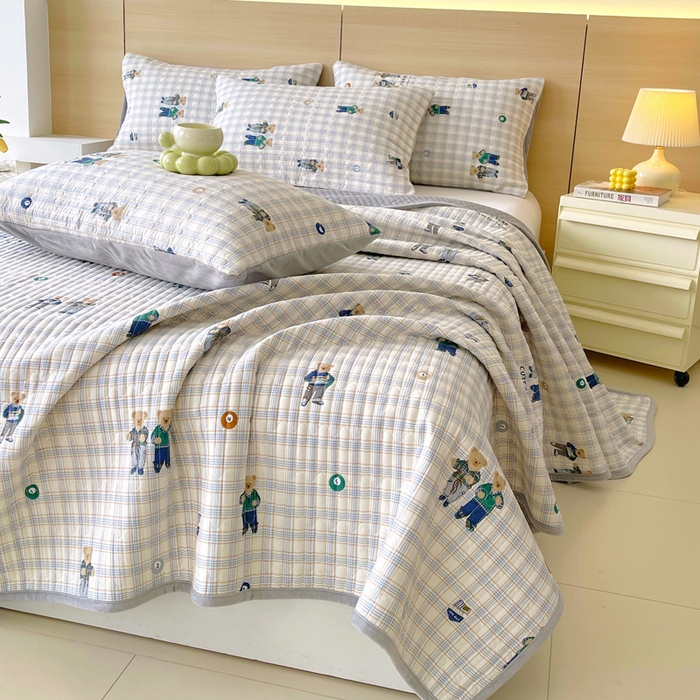 91家纺网 家纺一手货源 找家纺 春皖家纺 2025新款A类棉加绒多功能床盖 小熊乐园