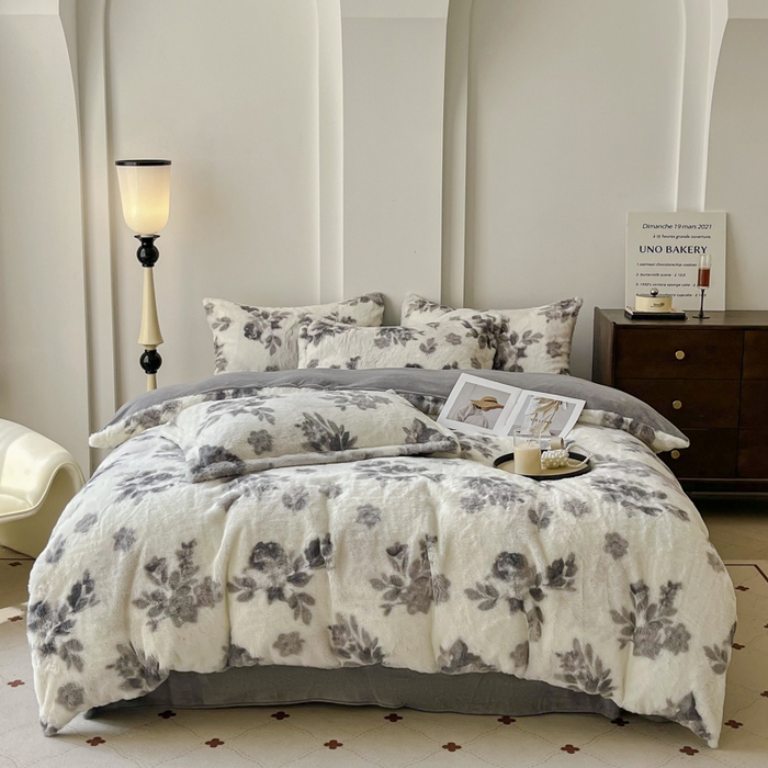 91家纺网 家纺一手货源 找家纺 （总）梦莱斯 2025新款亲肤舒适兔毛印花牛奶绒保暖四件套一美拉德系