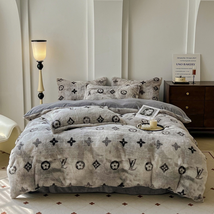 91家纺网 家纺一手货源 找家纺 （总）梦莱斯 2025新款亲肤舒适兔毛印花牛奶绒保暖四件套一美拉德系