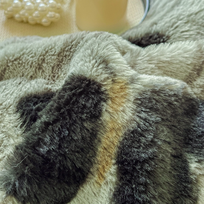 91家纺网 家纺一手货源 找家纺 梦莱斯 2025新款亲肤舒适兔毛印花牛奶绒保暖四件套一美拉德系 蝴蝶灰