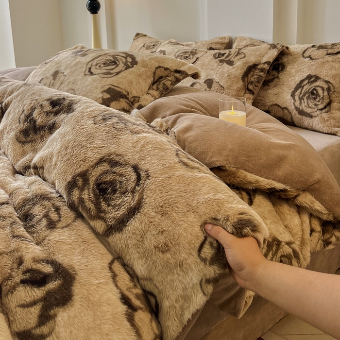 91家纺网 家纺一手货源 找家纺 梦莱斯 2025新款亲肤舒适兔毛印花牛奶绒保暖四件套一美拉德系 花影棕