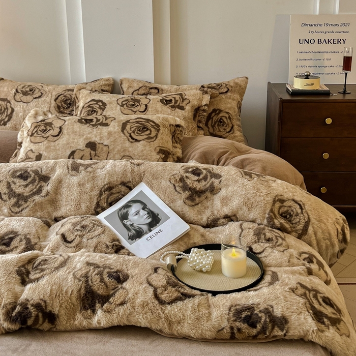 91家纺网 家纺一手货源 找家纺 梦莱斯 2025新款亲肤舒适兔毛印花牛奶绒保暖四件套一美拉德系 花影棕