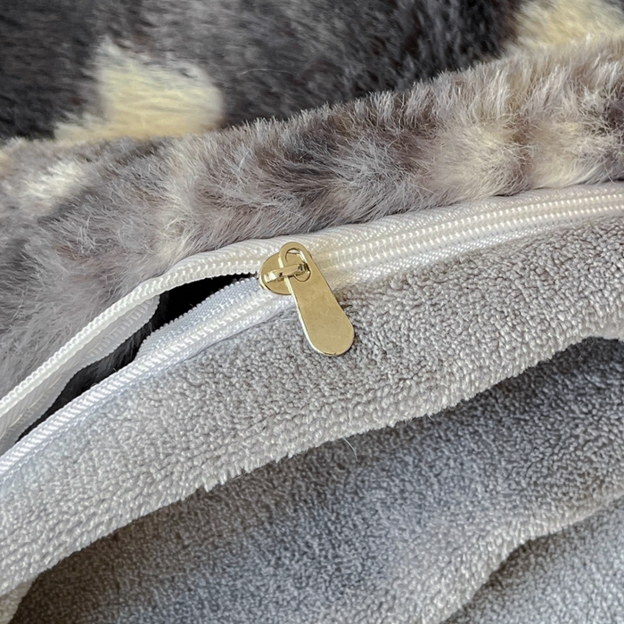 91家纺网 家纺一手货源 找家纺 梦莱斯 2025新款亲肤舒适兔毛印花牛奶绒保暖四件套一美拉德系 灰底小花