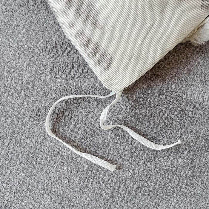 91家纺网 家纺一手货源 找家纺 梦莱斯 2025新款亲肤舒适兔毛印花牛奶绒保暖四件套一美拉德系 灰色树叶