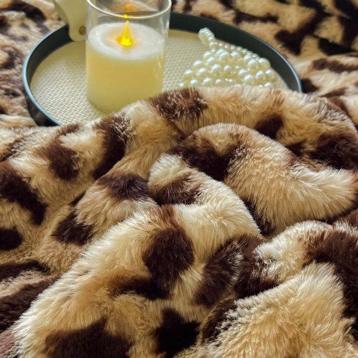 91家纺网 家纺一手货源 找家纺 梦莱斯 2025新款亲肤舒适兔毛印花牛奶绒保暖四件套一美拉德系 咖啡豹圈