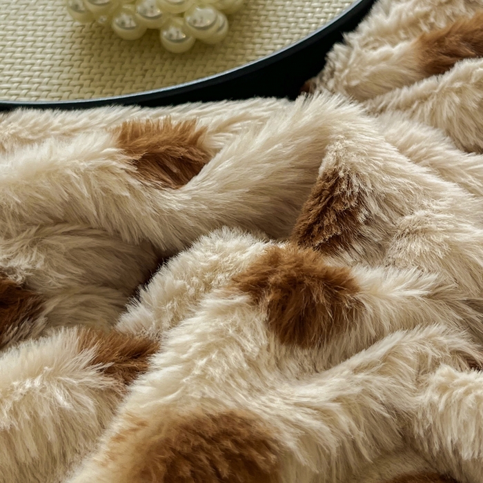 91家纺网 家纺一手货源 找家纺 梦莱斯 2025新款亲肤舒适兔毛印花牛奶绒保暖四件套一美拉德系 圆点棕