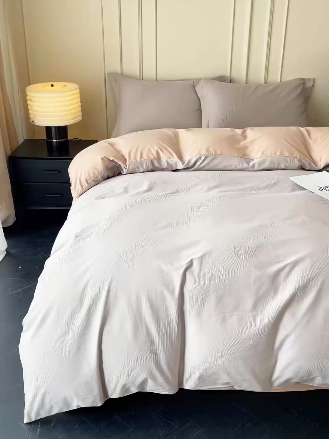 91家纺网 家纺一手货源 找家纺 云锦家居 2025新款秋冬50双股磨毛提花四件套 静水-咖灰