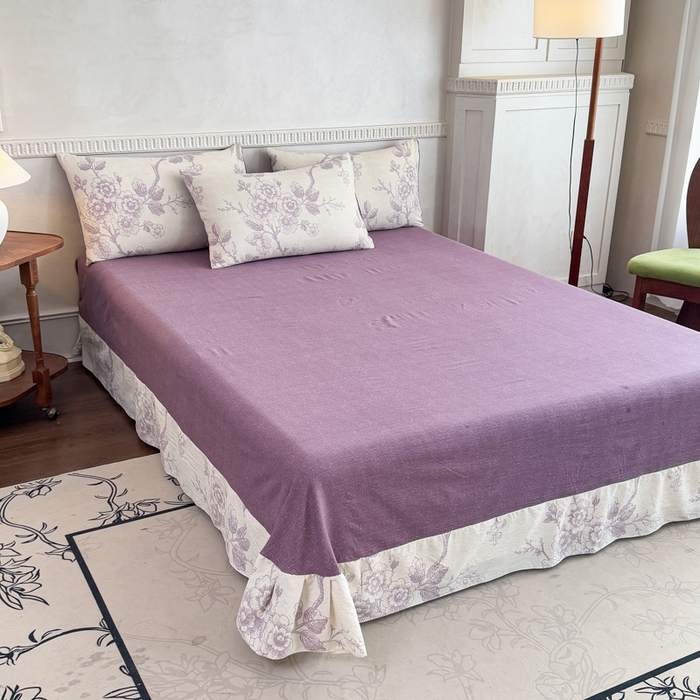 91家纺网 家纺一手货源 找家纺 佑佳家纺 2025新款复古印花亚麻双层纱花边被套枕套三件套 紫韵